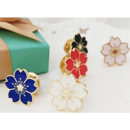 DoreenBeads Cute Sakura Flower Brooches Gold Color Multicolor Enamel Japanese Style Romantic Jewelry Gift 1.8cm Dia. 1 Piece