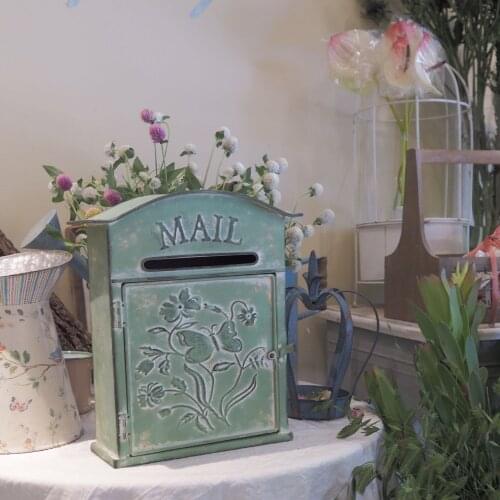 Country style retro rustic metal mailbox