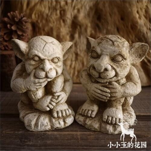 2pcs/set Funny Goblin Stone Ornaments European Mythology Collection Room Table Decoration