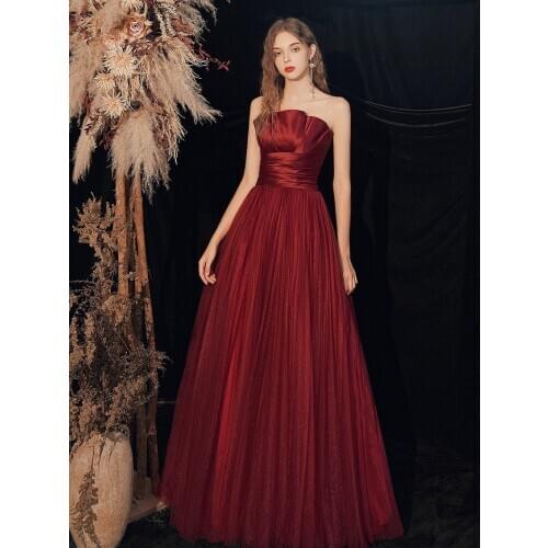Elegant A Line Wine Red Satin Tulle Evening Gown Strapless Pleat Sleeveless Sexy Wedding Banquet Prom Party Dress Christmas 2020