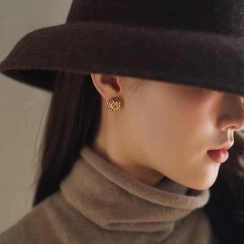 18K Solid Yellow Real Gold Jewelry (AU750) Women Retro Wool Element Earrings French Design Classic Fashionable Modern Earrings