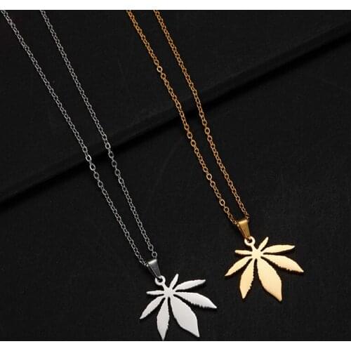 Fashion jewelry necklace men and women personality retro hip hop maple leaf pendant necklace engagement jewelry