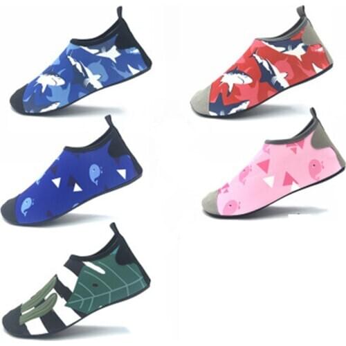 2020 New Cover Foot Swimming Water Shoes For Kids boy girl in summer swimming and diving childrens cartoon cute beach