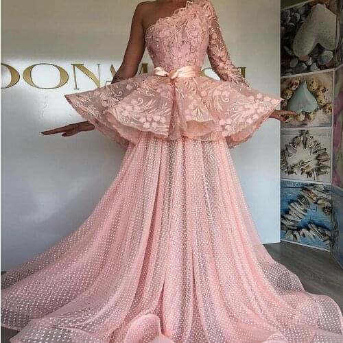 Pink A Line Evening Dresses 2021 One Shoulder Appliques Lace Tulle Dubai Saudi Arabic Long Sleeves Evening Gown Prom Dress