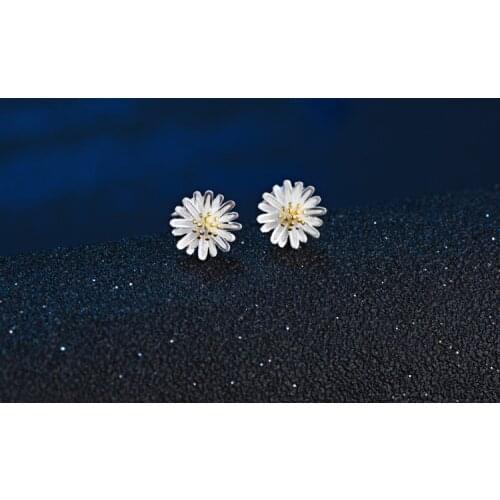 Small Daisy Earrings Womens Sunflower Chrysanthemum Flower Earrings Sakura Card Captor Flower Earrings Gift Female