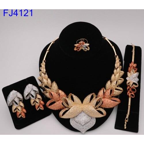 Sales Well African Wedding Jewelry Dubai Gold Color Jewelry Sets Romantic Color Design Jewelry Sets Necklace Drop Shipping