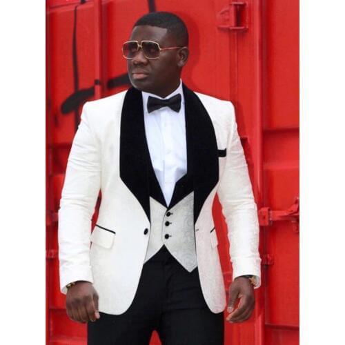 Custom Made Groomsmen Shawl Black Lapel Groom Tuxedos Men Suits Wedding Best Man Blazer (Jacket+Pants+Vest+Bow Tie ) C71
