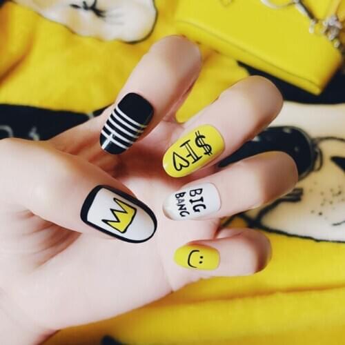 1 Set 24pcs Multiple Sizes French False Nails DIY Yellow Smiley Crown Cute Pattern Nail Art Multicolor Fake Nails