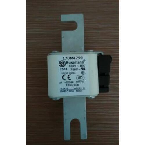 Fuses: 170M4262 400A 690V / 170M4263 450A / 170M4264 500A / 170M4265 630A 690V aR
