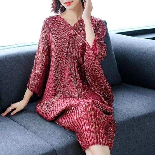 New Fashion Women V-Neck Pleats Batwing Sleeve High Quality Loose Long Dress Female Print Clothing Vestido Plus Size