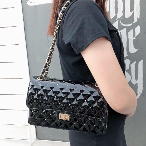 New patent leather Flap bag for 2020 Womens bag，luxury handbags women bags，exquisite and fashionable bag with good capacity