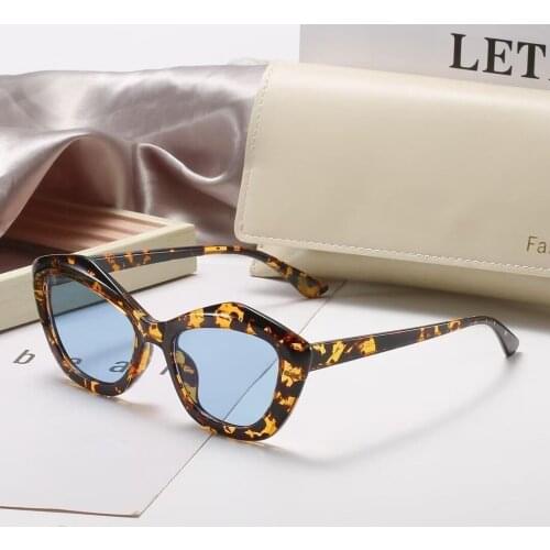2021 New Fashion Brand Small Square Gradient Sunglasses For Women Vintage Irregular Hip Hop Sun Glasses Men Retro Eyewear Black
