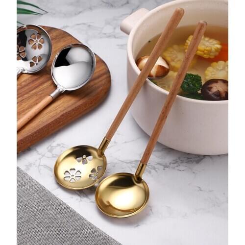 1PC Stainless Steel Filter Soup Spoon Wood Handle Anti-hot Colander Tablespoon Tableware Hot Pot Colander Strainer Spoons XB 050