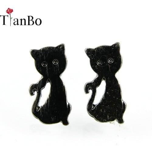 NEW Fashion Cute Tiny Animal Cat Stud Earrings For Women Lovely Hollow Cats Jewelry Wholesale Gifts For Girls brincos
