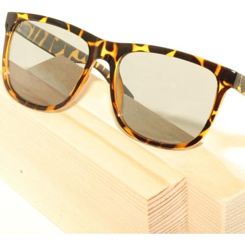 YoungRay fashion Sunglasses Women and men Brand Designer Black Triangle Sun Glasses Female Lens Shades for Ladies Eyewear UV400