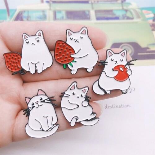 Cartoon cute animal white cat enamel brooch fruit strawberry apple alloy badge pin clothes bag accessory fashion woman jewelry