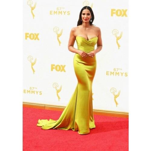 Long V-Neck Stretchy Yellow Celebrity Dresses Sweep Train Mermaid Robe De Soiree Floor Length White Formal Gowns for Women