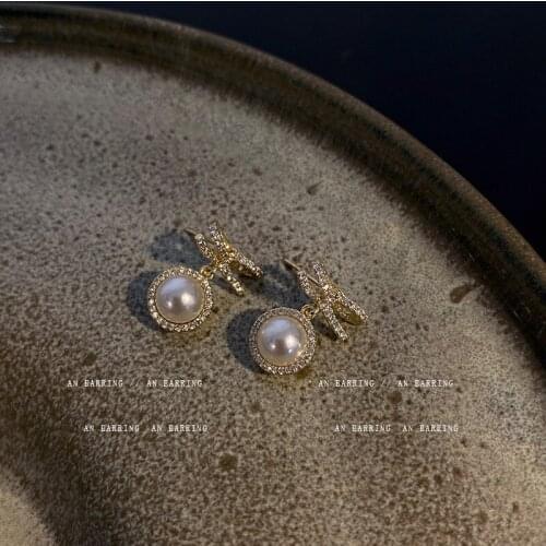 Fashion Retro Butterfly Earring Knot INS web celebrity temperament all-match earrings S925 light luxury wedding jewelry