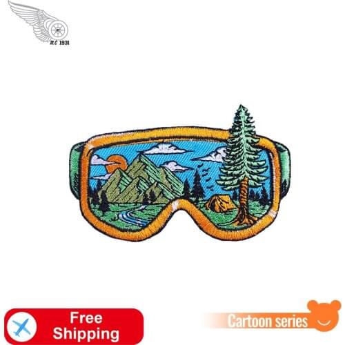 Hot Sale Scenery Cartoon Patches Embroidered Iron on for Clothes Cute Badges Fashion Punk Accessory Kids Advanture Shirts Patch