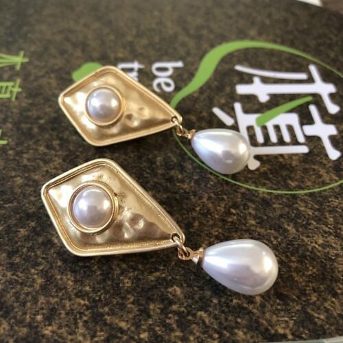 New Sweet Teardrop Pearl Geometric Element Alloy Fashion Clip Earring