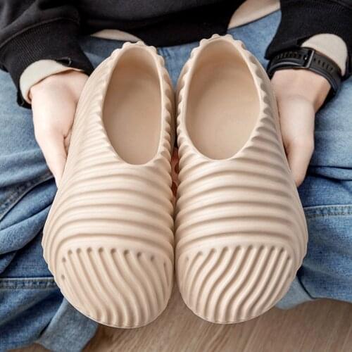 2020 Men Sandals Summer Casual Shoes Soft Mesh Couple Beach Slippers Men Swimming Sandal Foam Runners Comfort Flip-flops Slipper