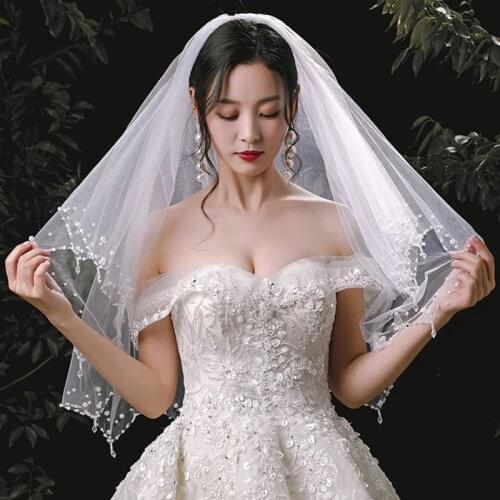 Luxury Crystal Wedding Veil Handmade Pearls Beaded Edge Short Tulle Veil Two Layer Bridal Veil for Women Wedding Party