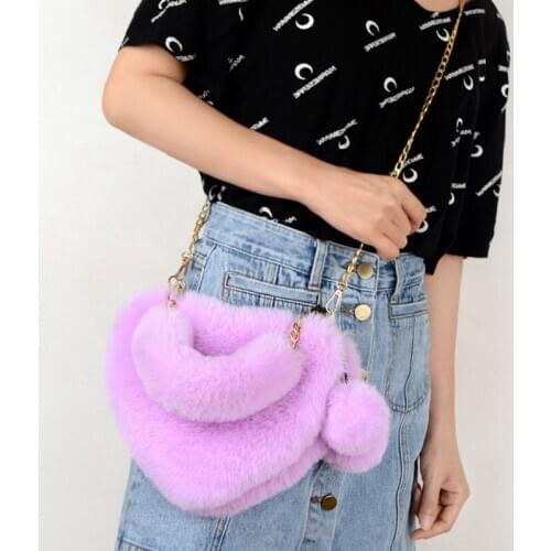 2020 Faux plush heart-shaped shoulder bag Winter female Cute Clutch Purse Love handbag Chain Messenger bag Ladies Crossbody Bag