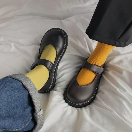 2020 spring new shallow mouth small leather shoes female Korean version wild Japanese retro British style round head Mary Jane