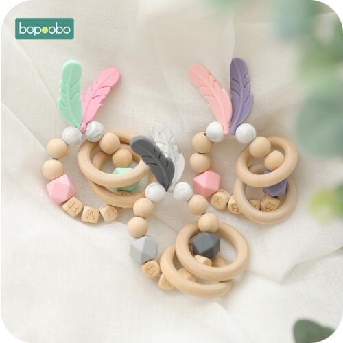 Bopoobo 1PC Baby Teether Fearher Wooden Teething Ring DIY Baby Customize Name Wood Rattles With Bag Silicone Beads Tiny Rod Toys