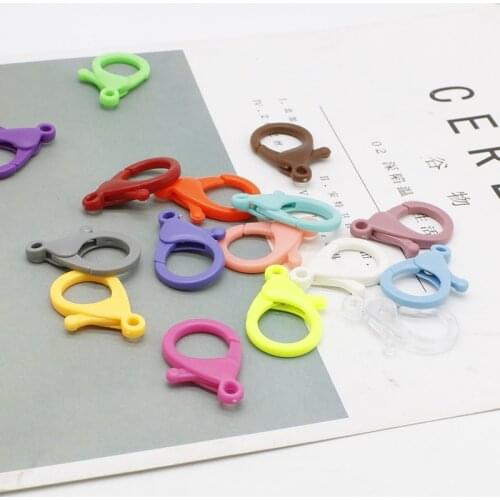 10 Mixed Color Plastic Lobster Clasp Keychains, DIY Hook Toy Bag Accessories Wholesale
