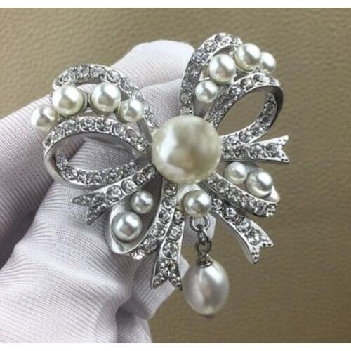 2020 New Brand Fashion Jewelry Vintage Lovely Style Bowknot Brooch Party Sweater Brooche Flower Pearls Fashion Bowknot Brooches