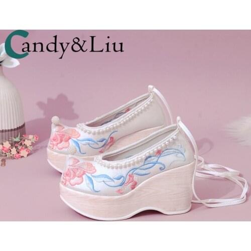 Ancient embroidered shoes elegant pearl accessories ancient dress shoes raised head Bow Shoes super high heel shoes