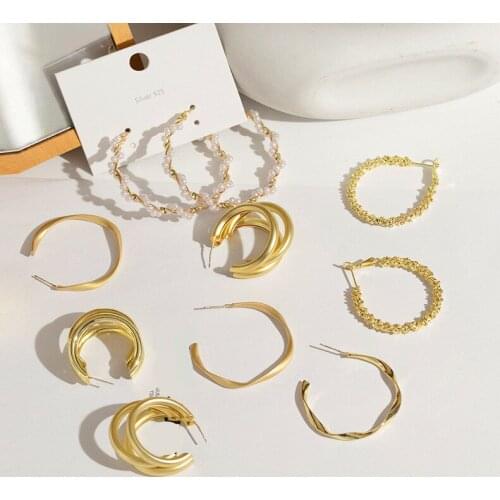 Women C-shaped Earrings Exaggerated Retro Cool Geometric Hoop Circle Earring Round Piercing Pendiente Statement Dangle Jewelry