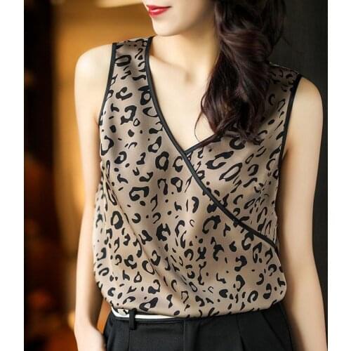 2021 New ladies Camisole Womens inner base shirt loose large size V-neck sexy Sleeveless Short top tank Top Tank top women