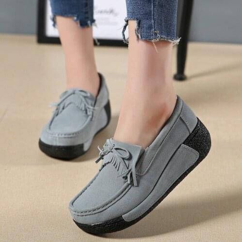 Popular Platform Shake Shoes Womens plus Size Sponge Cake Casual Tassel Womens Shoes Korean Style Wedge Mom Shoes