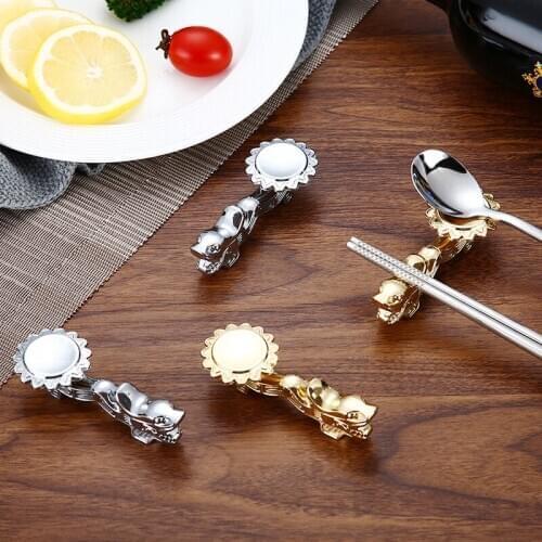 1pcs Multifunctional Chopsticks Spoon Holder Zinc Alloy Retro Chopsticks Holder Wedding Metal Chopstick Spoons Holder Tableware