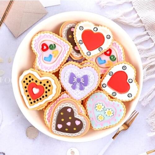 20pcs/lot Kawaii Cartoon Heart-shaped Flat Back Resin Cabochon For Hair Bows Center Accessories DIY Scrapbooking Decoration