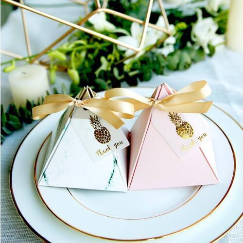 30pcs Creative Pyramid Pineapple Candy Box Wedding Favors baby shower birthday Party Supplies Bomboniere thanks Gift Box package