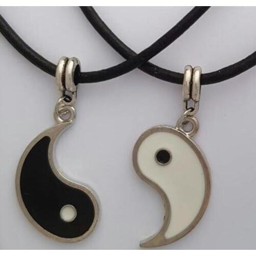 1PCS Fashion Vintage Yin Yang Leather Necklaces 2 Pendants Best Friend Lovers YING YANG Necklace Set couple Holiday Gifts