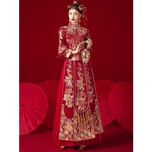 2021 Traditional Bride Floral Embroidery Cheongsam Classic Mandarin Collar Chinese Wedding Dress