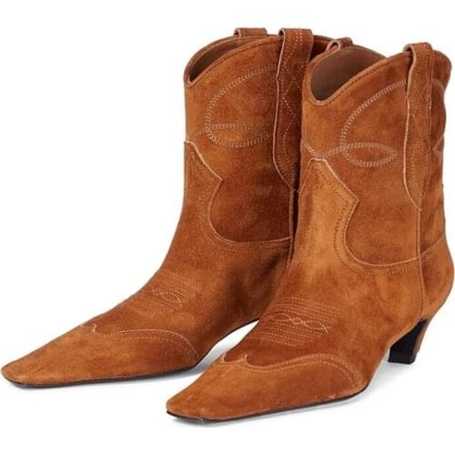 Women Cowboy Boots Pointed Toe Low Heel Womens Ankle Boots Luxury Leather Cowgirl Boots European Style Gothic Designer Shoes