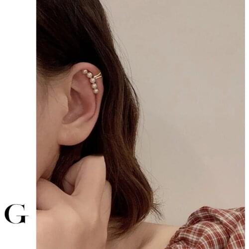 GHIDBK Dainty Five Round Pearls Ear Clip Non Pierced Ear Cuff with Fake Pearl Simple Delicate Ear Climber Fashion Bridal Jewelry