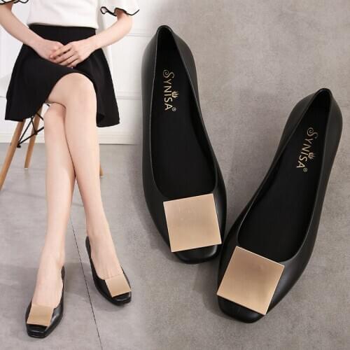 2020 Korean version of the new jelly shoes fashion metal square buckle shallow mouth sandals non-slip comfortable beach shoes