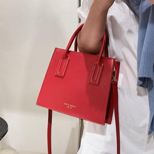 Design Popular Handbags 2021 New Fashion Foreign Style Handbags High-end Shoulder Bag Messenger Bag Square Bag Width: 23cm