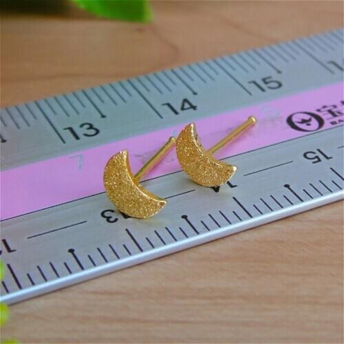 999 Real 24K Yellow Gold Earrings Women Luck Brush-finished Moon Stud Earrings 0.66g 4x6mm Beauty Women Earrings