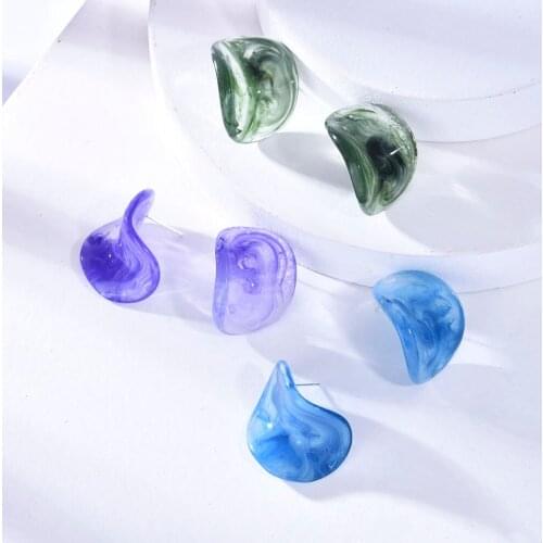 Fashion Temperament Irregular Acrylic Stud Earrings High End Acrylic Earring Jewelry Women Cold Design Ear Studs Candy Color New