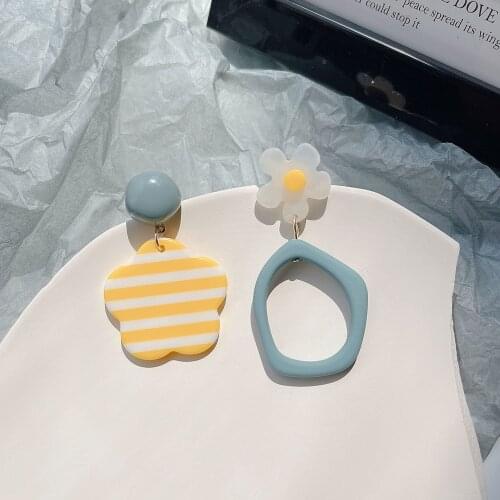 Vintage Women Irregular Color Contrast Elegant Sweet Girl Party Earring