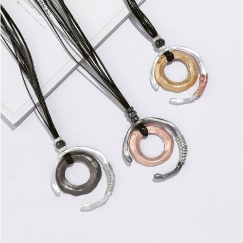 2021 Fashion Open Circle Pendant Necklace Women Hollow Round Metal Jewelry Students Graduation Gift