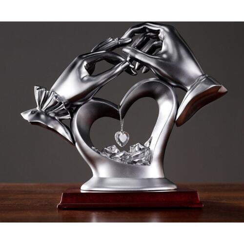 European Creative Wedding Gifts Ring Hand Resin Sculpture Ornaments Home Furnishing Decoration Office Desk Figurines Crafts Art