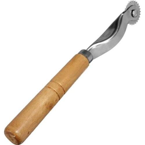 2017 New Hot Sale 2mm Wood Material Overstitch Wheel Leather Stitch Spacing Paper Perforating Tool Roulette
